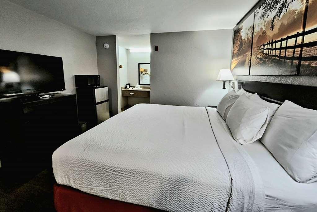 Days Inn By Wyndham Sulphur La Room photo