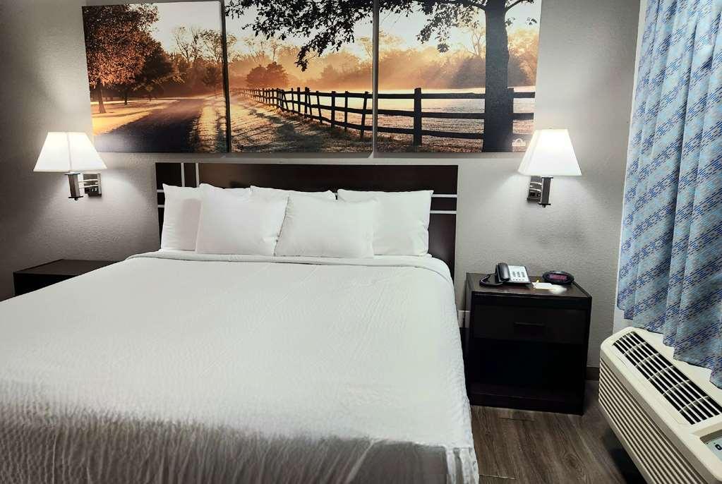 Days Inn By Wyndham Sulphur La Room photo
