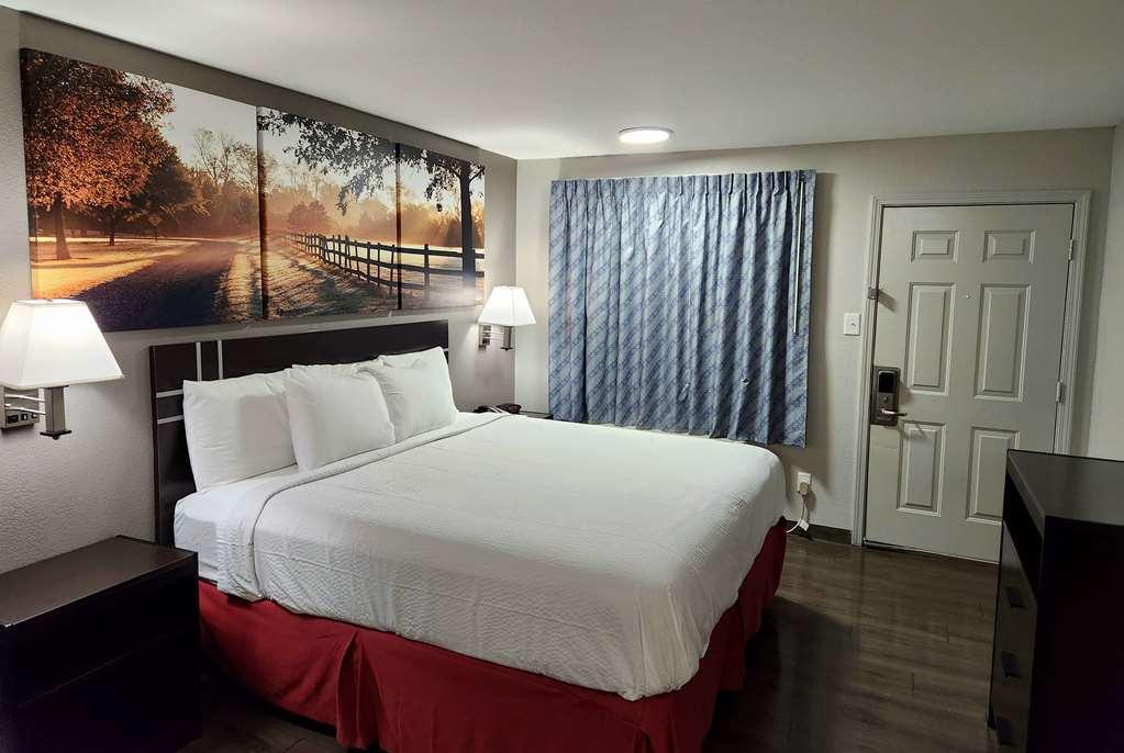 Days Inn By Wyndham Sulphur La Room photo