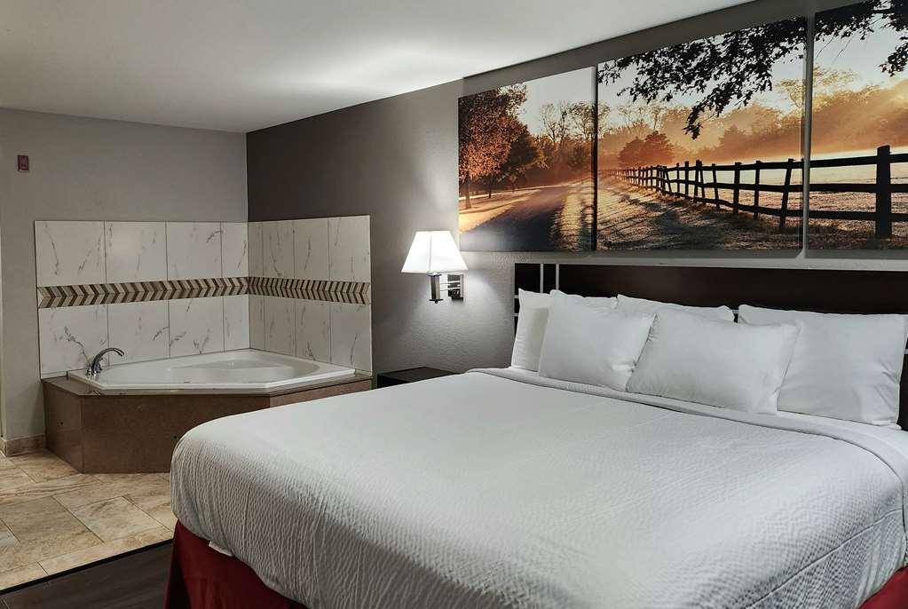 Days Inn By Wyndham Sulphur La Room photo