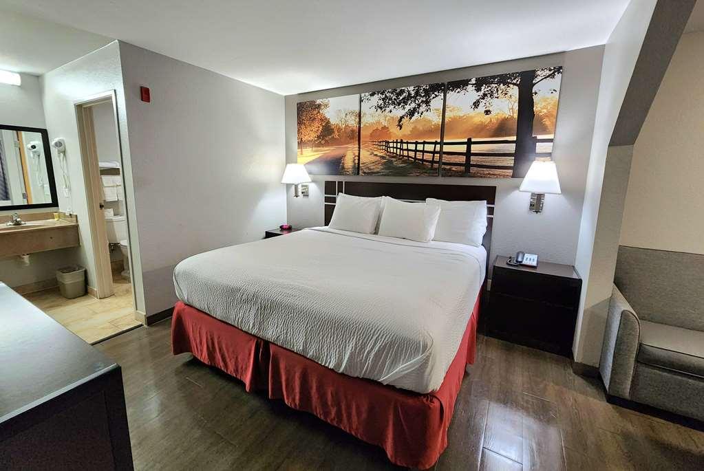 Days Inn By Wyndham Sulphur La Room photo